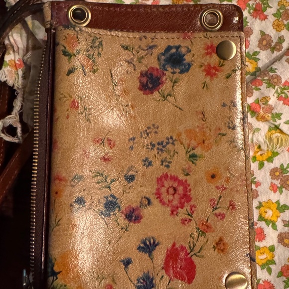 Patricia Nash Aegean Blooms Chiavella Phone Crossbody Bag - Picture 8 of 8